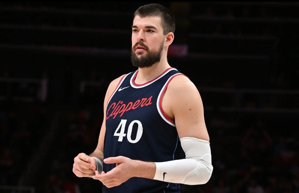 普雷斯顿两, 快船首发五, 击一条龙