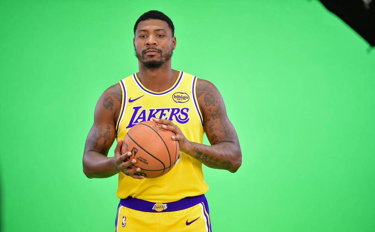 面对上轮客, 湖人的新引